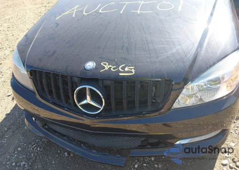 2011 Mercedes-Benz C 300 Luxury 4Matic/Sport 4Matic из США, поврежденный, VIN WDDGF8BB5BR175035